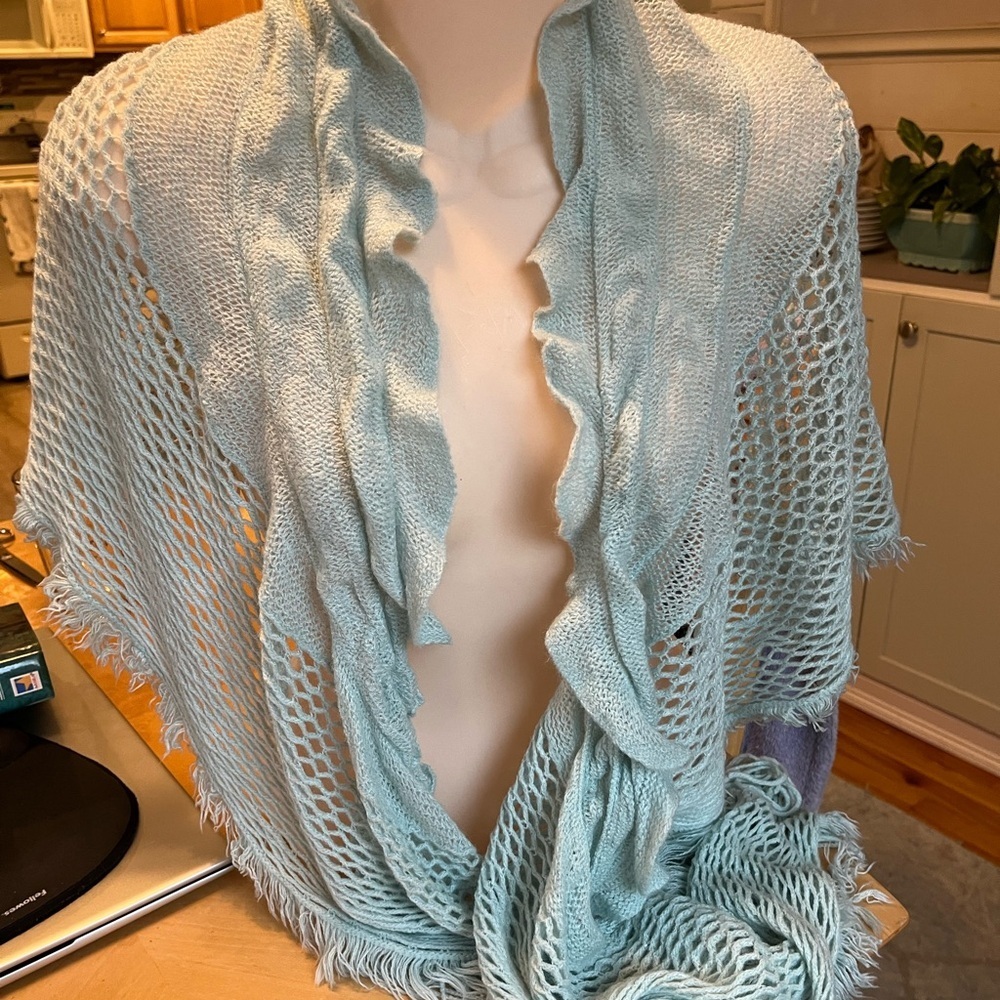 NWT Dressbarn Light Blue Knit Shawl - Picture 2 of 14